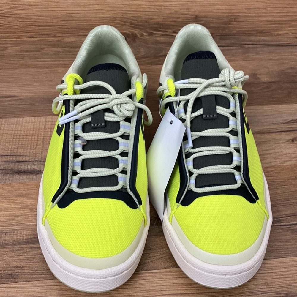 CONVERSE LOW TOP BRAND NEW - Picture 6 of 9